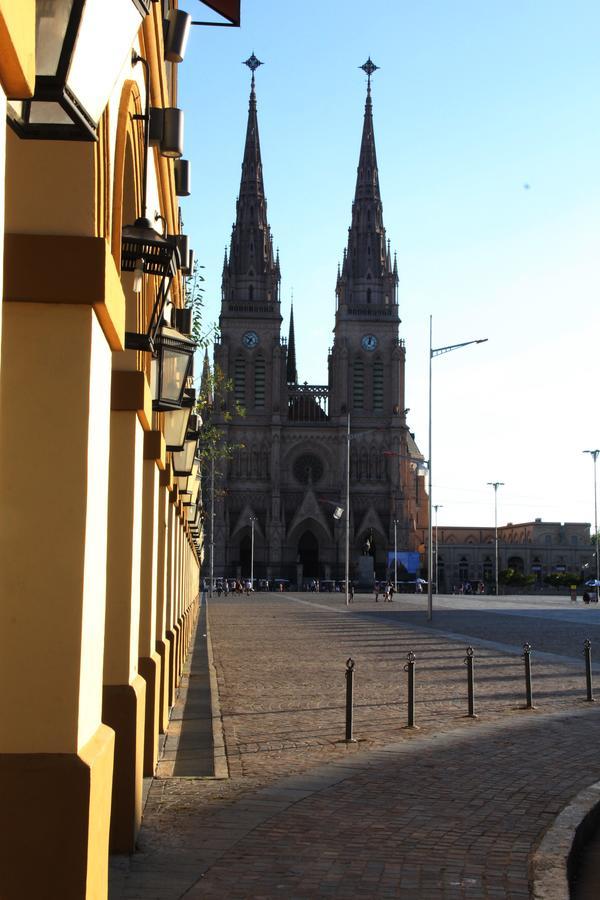 Real Hotel Lujan Exterior foto