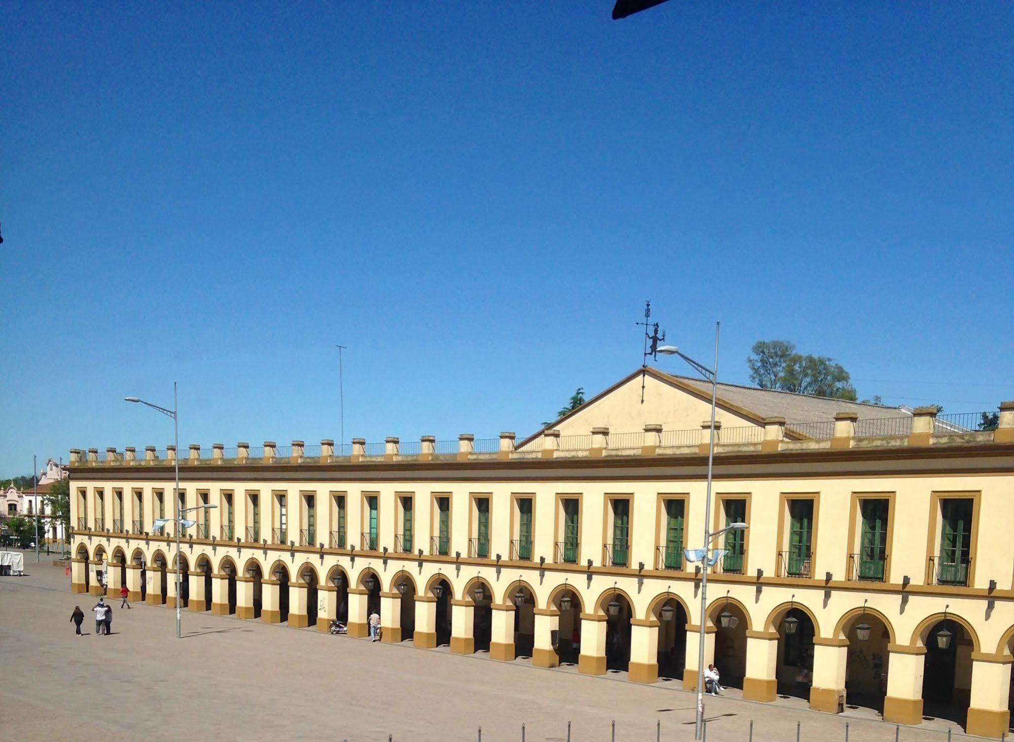 Real Hotel Lujan Exterior foto